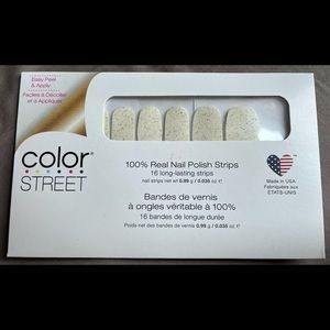 ColorStreet 100% Real nail polish strips (16). Colour: « Undercover »